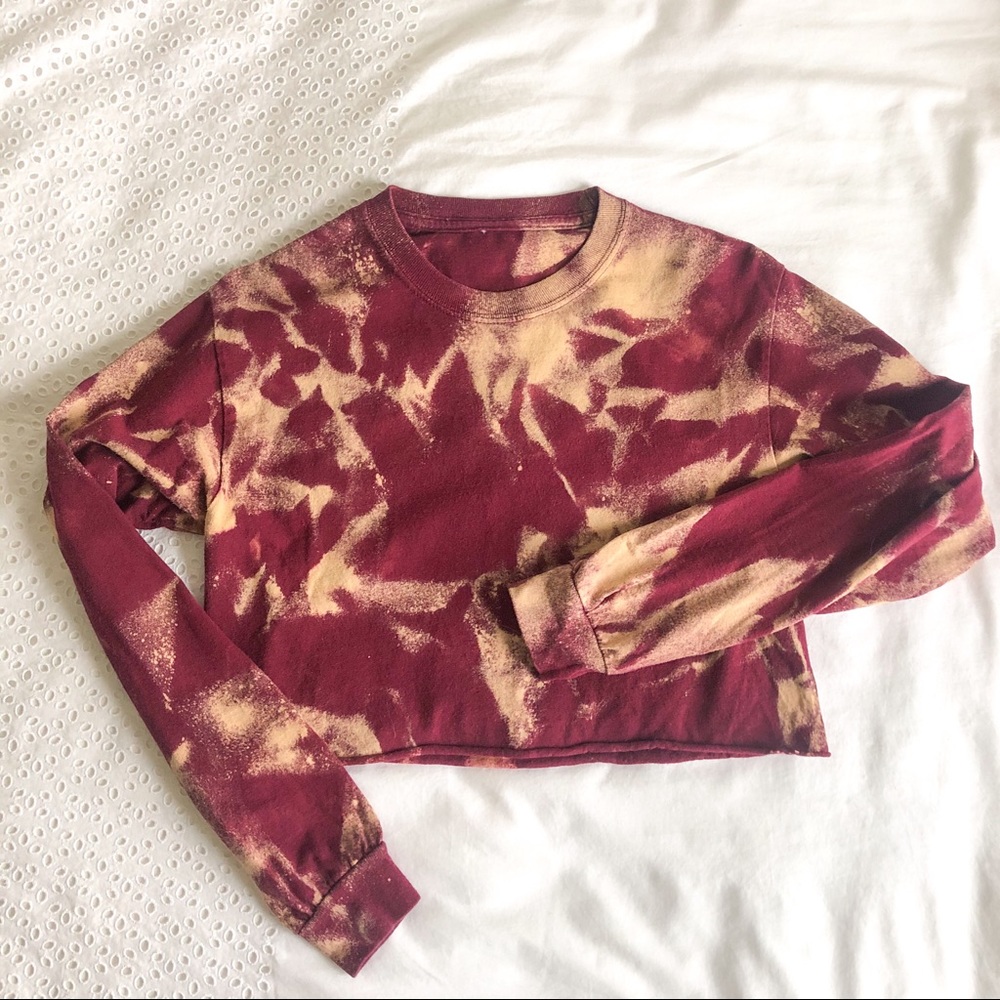 Bleach dyed crop long-sleeved shirt